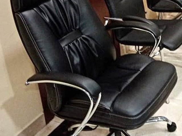 Кресло руководителя PRADO black LK-7 Ch