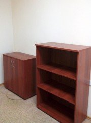 Офисные стеллаж и тумба
